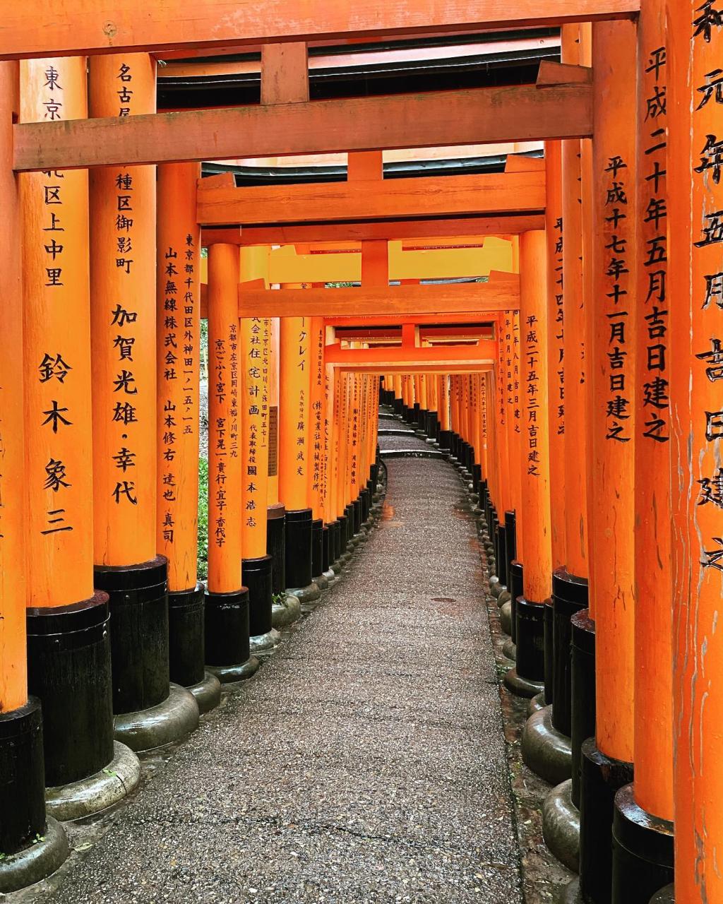 ⛩️ Beautiful place. Due to heavy rain couldn’t make it to the peak. Will try again next time! #kyoto #fushimiinari